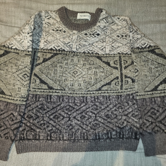 Mondo sweater - Picture 1 of 3